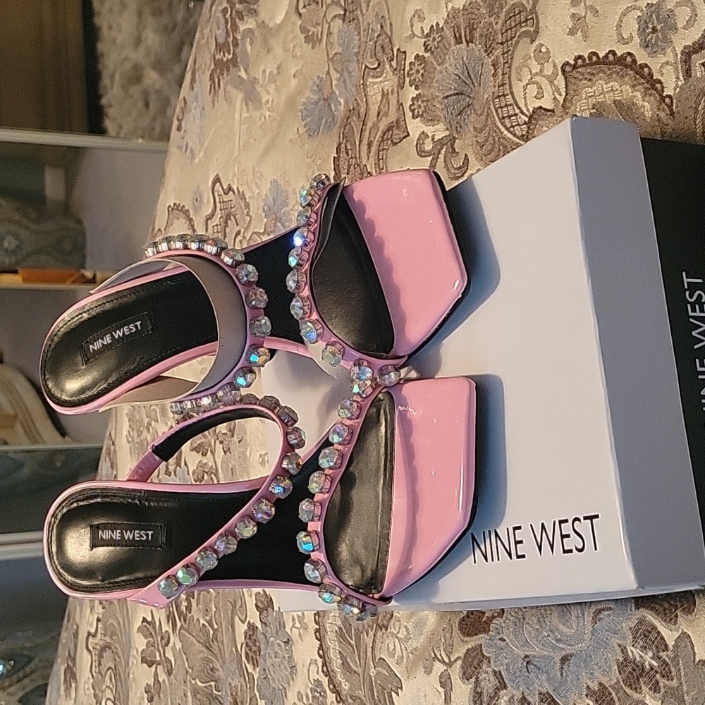 Nwt Pink bling heels